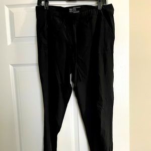 Albion Fit Jetsetters with gold zipper detail